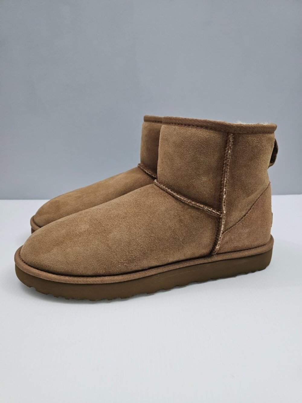 UGG Classic Mini II Ankle Boots Womens 11 Chestnut Sheepskin Suede Warm Winter